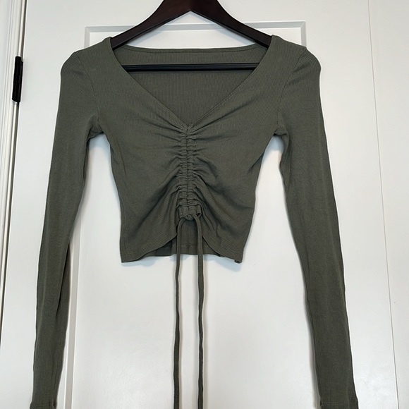 Ruched crop top - Picture 1 of 3